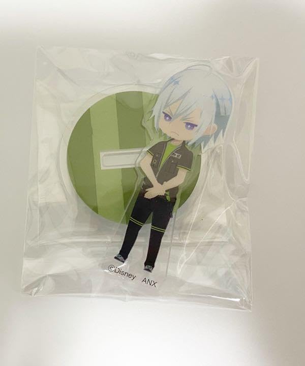 Amazon.co.jp: ツイステ シルバー ミニアクスタ 運動着ver. : ファッション